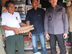 Imam Pasli Pj Bupati Lahat Salurkan Sebanyak 75 Masyarakat Penerima  Bantuan sosial Di Kecamatan Gumay Talang