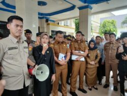 Polres Lahat Kawal dan Amankan Aksi Unras Dari Team Adpokasi Perangkat Desa