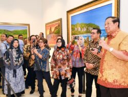 Sambut KemenEkraf di _Cikeas Art Gallery_ , SBY Jelaskan Karya Lukisan, Musik, Puisi Hingga Novel