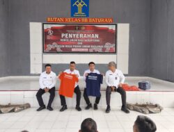 Karutan Baturaja Berikan Arahan dan Baju pada Warga Binaan