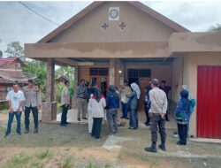 Dinsos PALI Pasang Stiker KPM, Validasi Data Penerima Bansos Agar Tepat Sasaran