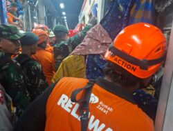 Rumah Zakat Terjunkan Relawan Bantu Evakuasi Korban Kecelakaan KRL di Bekasi Timur