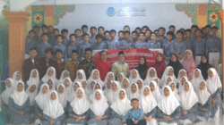DOSEN dan MAHASISWA TELKOM UNIVERSITY Mengadakan “WORKSHOP LITERASI INTERNET SEHAT BERBASIS AKHLAKUL KARIMAH UNTUK SISWA/I SMP ISLAM DARUL HASAN KOTA TANGERANG”.