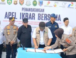 Kapolda Sumsel Hadiri Apel Ikrar Bersama dan Peresmian Tata Kelola Sumur Minyak Masyarakat di Kab.Lahat